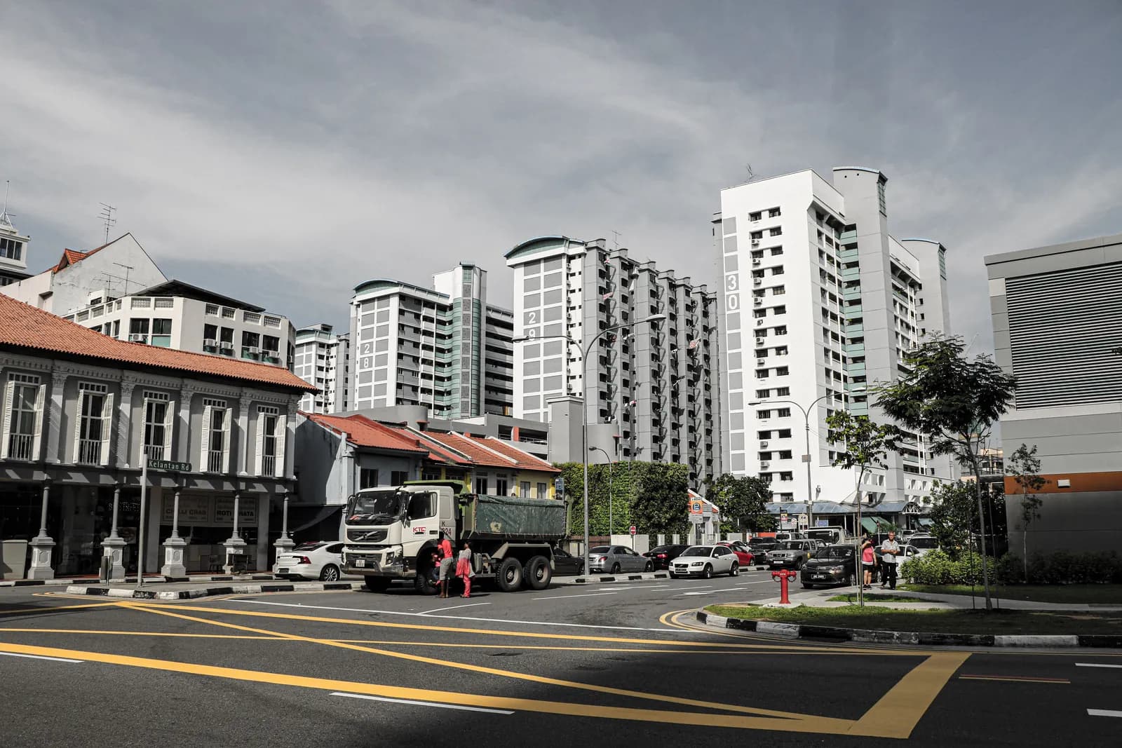 NUS Libraries' AI Sense Maker Maps Four Centuries of Research in 30 Minutes
