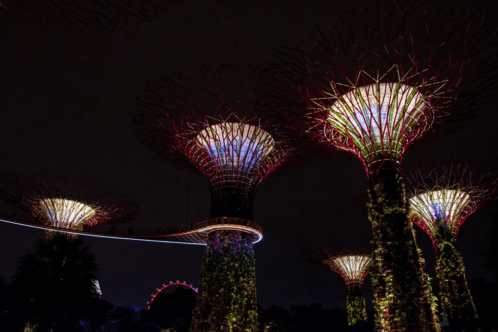 72% of Singapore Shoppers Now Use AI to Decide What to Buy — Retail's New Middleman